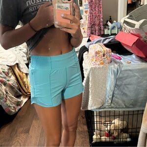 Lululemon size 0 Hotty hot 4 in shorts